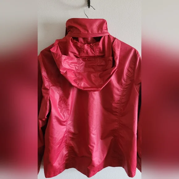 Chico's Zenergy Windbreaker Light Jacket Packable Hood, Women's XL, Cherry Red - Picture 11 of 13